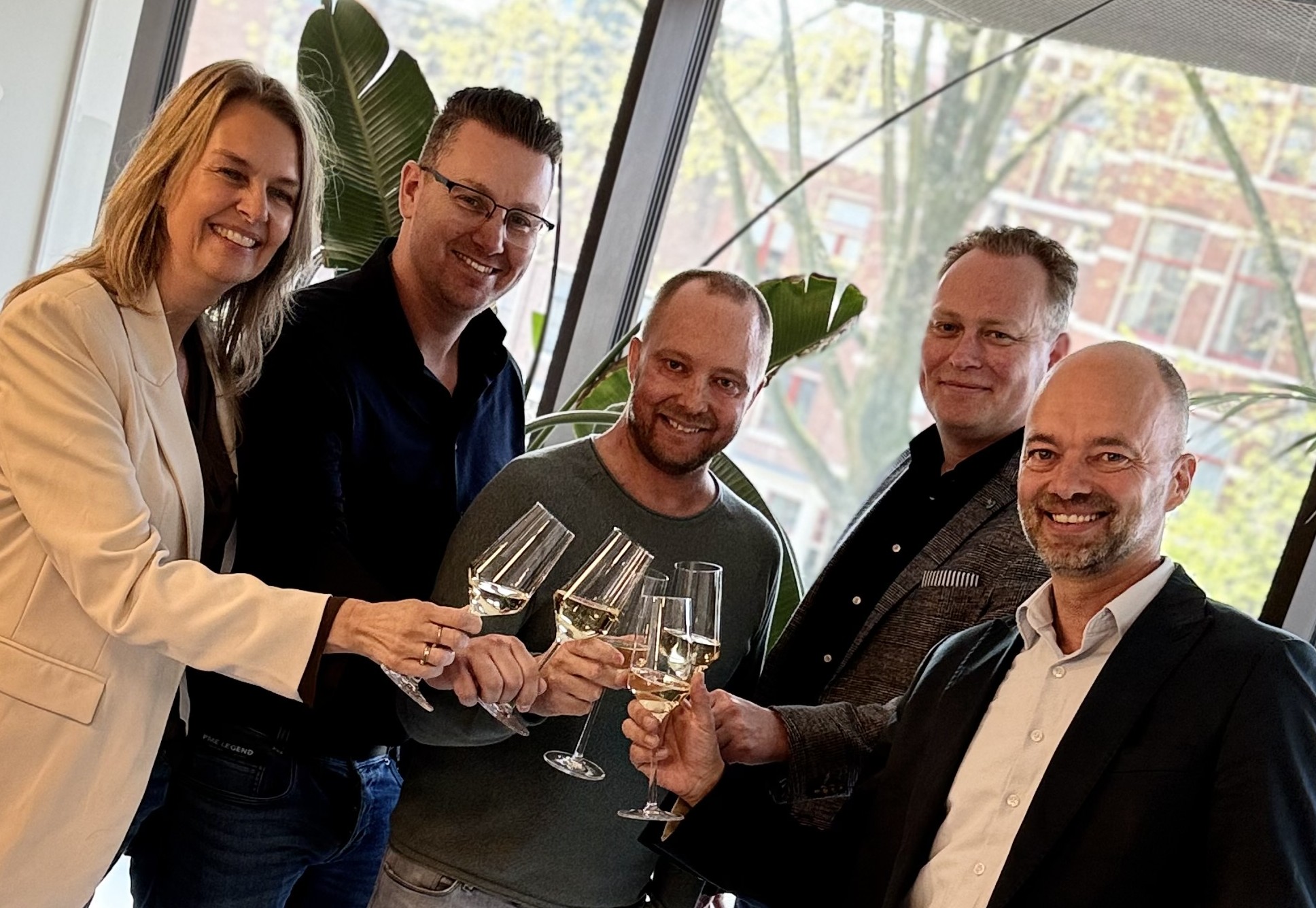 Lokaal geworteld, samen sterker: Freez.it sluit aan bij Office IT